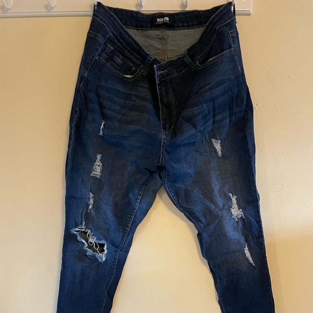 Distressed Dark Wash Stretch Jean